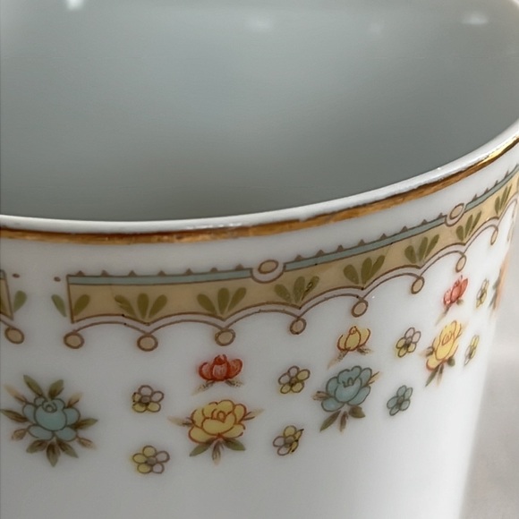 Garden Bouquet fine china set of 2 coffee cup glasses pre loved floral gold trim - Picture 3 of 11